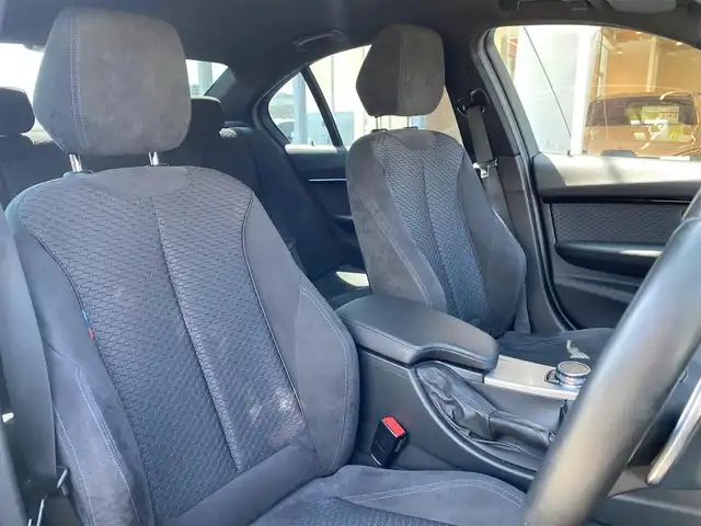 ＢＭＷ ３２０ｄ Mスポーツ 福岡県 2016(平28)年 2.7万km サファイアブラックP 後期/純正ナビ/CD/DVD/Bluetooth/USB/AUX/HUD/ハンズフリーパワーテールゲート/ACC/レーンキープ/ブラインドスポット/Bカメラ/パワーシート/LEDヘッドライト/コーナーセンサー/純正18インチアルミホイール/スマートキー