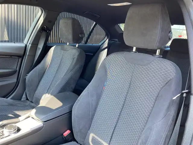 ＢＭＷ ３２０ｄ Mスポーツ 福岡県 2016(平28)年 2.7万km サファイアブラックP 後期/純正ナビ/CD/DVD/Bluetooth/USB/AUX/HUD/ハンズフリーパワーテールゲート/ACC/レーンキープ/ブラインドスポット/Bカメラ/パワーシート/LEDヘッドライト/コーナーセンサー/純正18インチアルミホイール/スマートキー