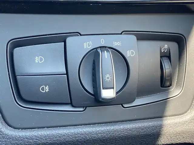 ＢＭＷ ３２０ｄ Mスポーツ 福岡県 2016(平28)年 2.7万km サファイアブラックP 後期/純正ナビ/CD/DVD/Bluetooth/USB/AUX/HUD/ハンズフリーパワーテールゲート/ACC/レーンキープ/ブラインドスポット/Bカメラ/パワーシート/LEDヘッドライト/コーナーセンサー/純正18インチアルミホイール/スマートキー