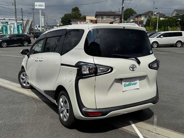トヨタ シエンタ G セーフティエディション 静岡県 2020(令2)年 7.7万km ホワイトパールクリスタルシャイン ●社外ナビ/(フルセグ/CD/DVD/Bluetooth/iPod)/(ケンウッド/MDV-D707BTW)/●バックカメラ/●衝突被害軽減システム/●レーンキープアシスト/●LEDライト/●オートマチックハイビーム/●革巻きステアリング/●ステアリングスイッチ/●ETC/●前後ドライブレコーダー/●社外フロアマット/●両側パワースライド/●電動格納ウィンカーミラー/●レベライザー/●スマートキー/●プッシュスタート/●ダブルSRS＋ABS