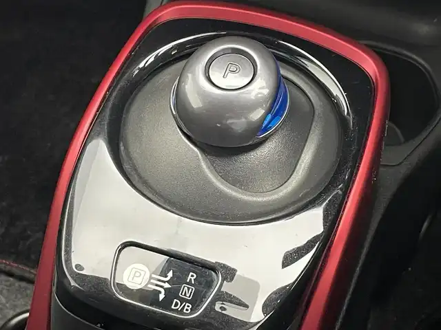 日産 ノート e－パワー ニスモ 滋賀県 2019(平31)年 6.1万km ブリリアントホワイトパール 純正7インチナビ/【Bluetooth/CD/DVD/フルセグTV/AUX/SD】/全方位カメラ/追従クルーズコントロール/レーンキープアシスト/衝突軽減ブレーキ/ETC/前方ドライブレコーダー/デジタルインナーミラー/純正フロアマット/ドアバイザー/プッシュスタート/スマートキー/ステアリングリモコン