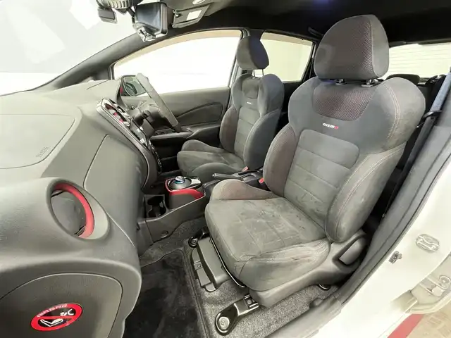 日産 ノート e－パワー ニスモ 滋賀県 2019(平31)年 6.1万km ブリリアントホワイトパール 純正7インチナビ/【Bluetooth/CD/DVD/フルセグTV/AUX/SD】/全方位カメラ/追従クルーズコントロール/レーンキープアシスト/衝突軽減ブレーキ/ETC/前方ドライブレコーダー/デジタルインナーミラー/純正フロアマット/ドアバイザー/プッシュスタート/スマートキー/ステアリングリモコン
