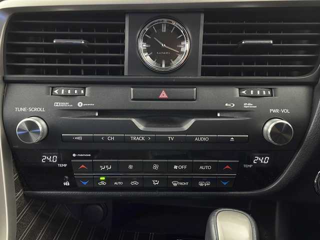 レクサス ＲＸ 200t バージョンL 栃木県 2017(平29)年 3.6万km ソニッククォーツ 純正ナビ/　　CD/DVD/BT/フルセグTV/バックカメラ/パワーバックドア/レーダークルーズコントロール/LEDオートライト/レザーシート/パワーシート/シートヒーター/エアシート/純正20インチAW/ヘッドアップディスプレイ/ブラインドスポットモニター/ステリングヒーター/ステアリングスイッチ/プッシュスタート/ETC2.0/禁煙車