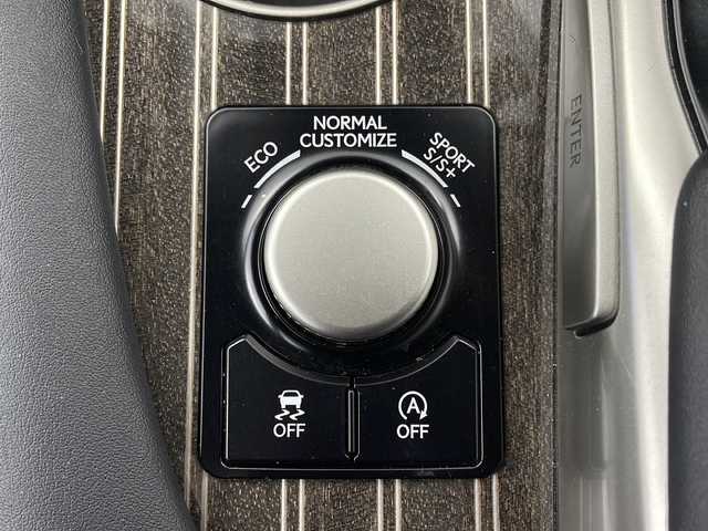 レクサス ＲＸ 200t バージョンL 栃木県 2017(平29)年 3.6万km ソニッククォーツ 純正ナビ/　　CD/DVD/BT/フルセグTV/バックカメラ/パワーバックドア/レーダークルーズコントロール/LEDオートライト/レザーシート/パワーシート/シートヒーター/エアシート/純正20インチAW/ヘッドアップディスプレイ/ブラインドスポットモニター/ステリングヒーター/ステアリングスイッチ/プッシュスタート/ETC2.0/禁煙車