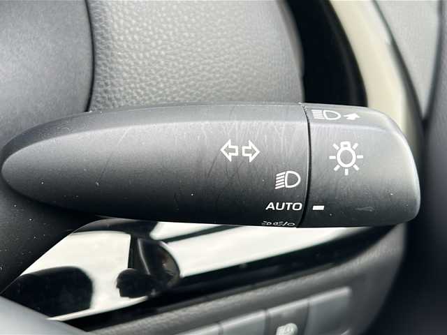 トヨタ アクア X 三重県 2023(令5)年 2.4万km ブラックマイカ 純正ナビ　/バックカメラ　/ビルトインＥＴＣ　/ＵＳＢ給電 /AC100V充電 /コーナーセンサー /レーダークルーズコントロール /レーンキープアシスト /LEDヘッドライト /オートライト /電動格納ミラー /禁煙車