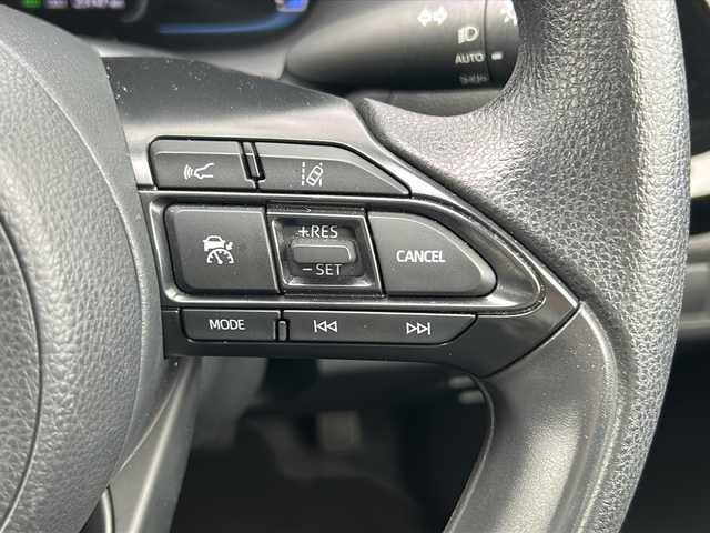 トヨタ アクア X 三重県 2023(令5)年 2.4万km ブラックマイカ 純正ナビ　/バックカメラ　/ビルトインＥＴＣ　/ＵＳＢ給電 /AC100V充電 /コーナーセンサー /レーダークルーズコントロール /レーンキープアシスト /LEDヘッドライト /オートライト /電動格納ミラー /禁煙車