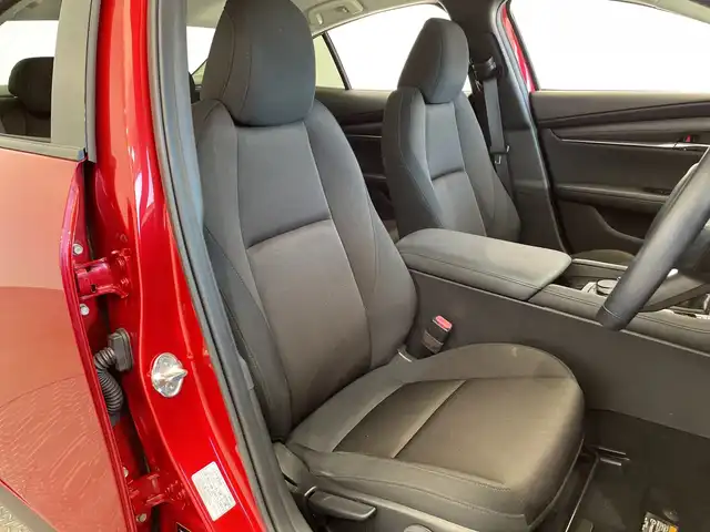 マツダ マツダ３セダン 15S ツーリング 栃木県 2020(令2)年 3.2万km ソウルレッドクリスタルM 純正ナビ/(フルセグTV・Bluetooth・AppleCarPlay・AndroidAuto・CD・DVD・USB・HDMI)/バックカメラ/衝突軽減システム/レーンキープアシスト/オートクルーズコントロール/前後コーナーセンサー/LEDヘッドライト/オートハイビーム/オートライト/ビルトインETC/MTモード付AT/純正アルミホイール/純正フロアマット/アイドリングストップ/スマートキー