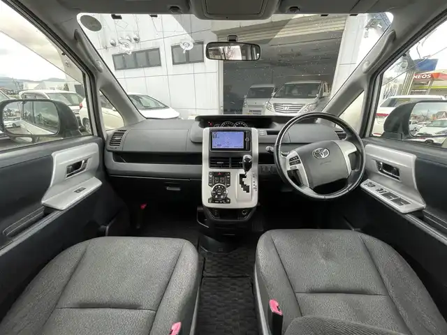 トヨタ ノア X Gエディション 神奈川県 2013(平25)年 12.2万km ホワイトパールクリスタルシャイン (株)IDOMが運営する【じしゃロン秦野店】の自社ローン専用車両になりますこちらは現金またはオートローンご利用時の価格です。自社ローンご希望の方は別途その旨お申付け下さい/純正ナビ　/Bluetooth接続/バックカメラ/ビルドインETC/シートヒーター/両側パワースライド