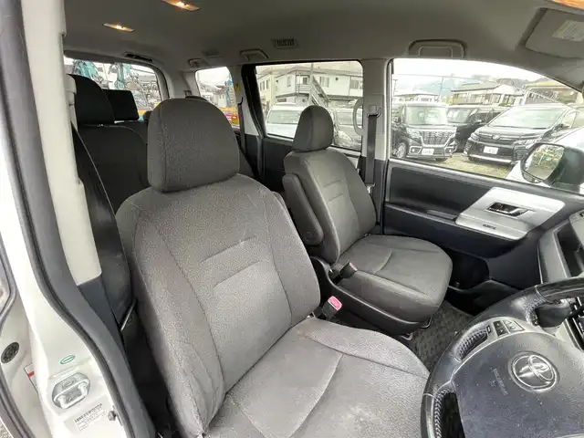 トヨタ ノア X Gエディション 神奈川県 2013(平25)年 12.2万km ホワイトパールクリスタルシャイン (株)IDOMが運営する【じしゃロン秦野店】の自社ローン専用車両になりますこちらは現金またはオートローンご利用時の価格です。自社ローンご希望の方は別途その旨お申付け下さい/純正ナビ　/Bluetooth接続/バックカメラ/ビルドインETC/シートヒーター/両側パワースライド