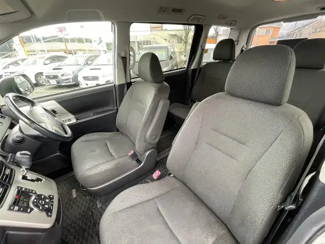 トヨタ ノア X Gエディション 神奈川県 2013(平25)年 12.2万km ホワイトパールクリスタルシャイン (株)IDOMが運営する【じしゃロン秦野店】の自社ローン専用車両になりますこちらは現金またはオートローンご利用時の価格です。自社ローンご希望の方は別途その旨お申付け下さい/純正ナビ　/Bluetooth接続/バックカメラ/ビルドインETC/シートヒーター/両側パワースライド