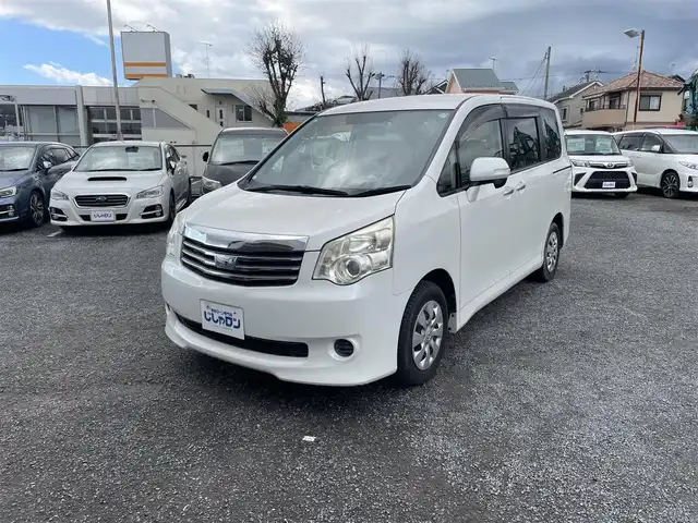 トヨタ ノア X Gエディション 神奈川県 2013(平25)年 12.2万km ホワイトパールクリスタルシャイン (株)IDOMが運営する【じしゃロン秦野店】の自社ローン専用車両になりますこちらは現金またはオートローンご利用時の価格です。自社ローンご希望の方は別途その旨お申付け下さい/純正ナビ　/Bluetooth接続/バックカメラ/ビルドインETC/シートヒーター/両側パワースライド