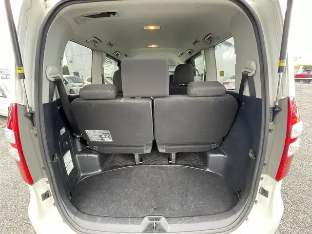 トヨタ ノア X Gエディション 神奈川県 2013(平25)年 12.2万km ホワイトパールクリスタルシャイン (株)IDOMが運営する【じしゃロン秦野店】の自社ローン専用車両になりますこちらは現金またはオートローンご利用時の価格です。自社ローンご希望の方は別途その旨お申付け下さい/純正ナビ　/Bluetooth接続/バックカメラ/ビルドインETC/シートヒーター/両側パワースライド