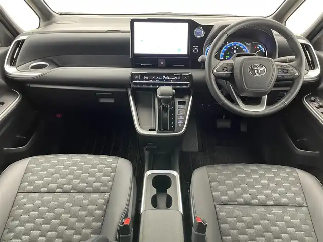 トヨタ ヴォクシー ハイブリッド S－Z 愛知県 2023(令5)年 1.4万km ホワイトパールクリスタルシャイン 純正１０．５インチディスプレイオーディオ/トヨタセーフティセンス/快適利便パッケージHigh/アドバンストドライブ/両側パワースライドドア/ブラインドスポットモニター/パワーバックドア/シートヒーター/ハーフレザーシート/AC100V電源/純正アルミホイール/ETC2.0/前後ドライブレコーダー/レーダークルーズコントロール/ステアリングヒーター/電動パーキング/純正フロアマット/バックカメラ/フルセグTV/DVD/Miracast/LEDオートライト/フォグランプ/衝突被害軽減ブレーキ/コーナーセンサー/禁煙車/nanoeX