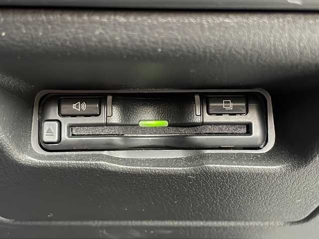マツダ マツダ３ファストバック XD バーガンディセレクション 愛知県 2021(令3)年 1.6万km マシーングレープレミアムM ワンオーナー/BOSEサウンドシステム/レザーシート(赤革)/純正ナビ/フルセグTV・CD・DVD・SD・Bluetooth/３６０°セーフティパッケージ/３６０°ビュー・モニター＋ドライバー・モニタリング/運転席パワーシート/運転席シートメモリー機能付きパワーシート/ステアリングヒーター/前席シートヒーター/ヘッドアップディスプレイ/レーダークルーズコントロール/クリアランスソナー/ブラインドスポットモニター/オートブレーキホールド/パドルシフト/ビルトインＥＴＣ/アイドリングストップ/ステアリングスイッチ/オートライト/LEDヘッドライト/横滑り防止機能/純正フロアマット/ISOFIX/スマートキー/スペアスマートキー/保証書/ディーラー点検整備記録簿R4 R5 R6/取扱説明書
