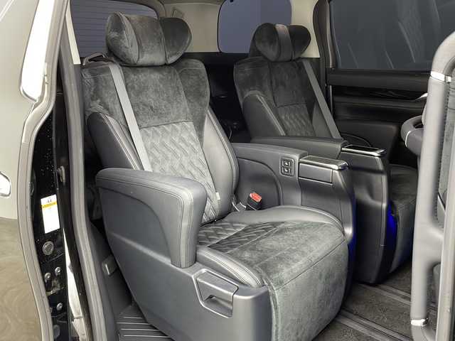 トヨタ アルファード S Cパッケージ 兵庫県 2017(平29)年 3.4万km ブラック ・アルパイン11インチナビ/Bluetooth/CD/DVD/SD/USB/テレビ/・バックカメラ/・アルパイン12.8インチリアフリップダウンモニター/・クルーズコントロール/・ドライブスタートコントロール/・純正ウッドコンビステアリング/・エグゼクティブシート/・クリアランスソナー/・イモビライザーシステム/・電子パーキングブレーキ/・オートホールド/・MTモード付AT/・ステアリングスイッチ/・ステアリングヒーター/・両側パワースライドドア/・パワーバックドア/・ハーフレザーシート/・全席パワーシート（運転席メモリー付き）/・オットマン/・社外フロアマット/・nanoe/・LEDヘッドライト/・純正規格外18インチアルミホイールタイヤ/・モデリスタエアロ/・モデリスタフロントグリル/・ビルトインETC/・プッシュスタートボタン/・スマートキー