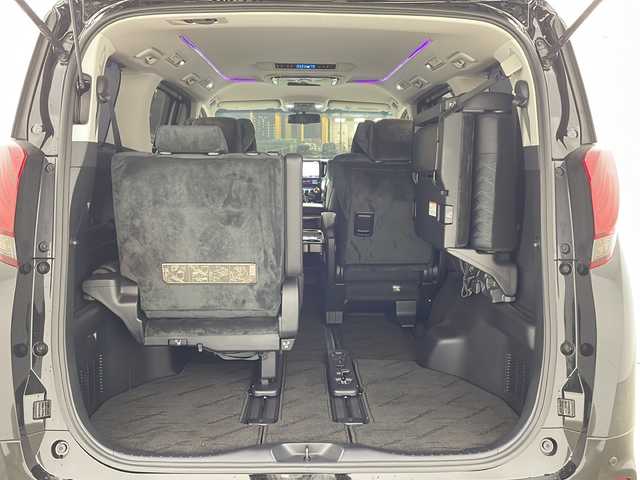 トヨタ アルファード S Cパッケージ 兵庫県 2017(平29)年 3.4万km ブラック ・アルパイン11インチナビ/Bluetooth/CD/DVD/SD/USB/テレビ/・バックカメラ/・アルパイン12.8インチリアフリップダウンモニター/・クルーズコントロール/・ドライブスタートコントロール/・純正ウッドコンビステアリング/・エグゼクティブシート/・クリアランスソナー/・イモビライザーシステム/・電子パーキングブレーキ/・オートホールド/・MTモード付AT/・ステアリングスイッチ/・ステアリングヒーター/・両側パワースライドドア/・パワーバックドア/・ハーフレザーシート/・全席パワーシート（運転席メモリー付き）/・オットマン/・社外フロアマット/・nanoe/・LEDヘッドライト/・純正規格外18インチアルミホイールタイヤ/・モデリスタエアロ/・モデリスタフロントグリル/・ビルトインETC/・プッシュスタートボタン/・スマートキー