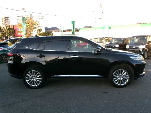 トヨタ ハリアー プレミアム メタル&レザーP 岡山県 2018(平30)年 5.5万km ブラック ワンオーナー/アルパイン10インチメモリーナビ/フルセグ・DVD・Bluetooth/バックカメラ/スマートキー/カードキー/三眼LEDヘッドライト/パワーバックドア/ブラウンレザーシート/D・N席シートヒーター/D・N席パワーシート/シーケンシャルターンランプ/ツィーター/ドライブレコーダー/トヨタセーフティセンス/・PCS/・LDA/・AHB/・レーダークルーズコントロール