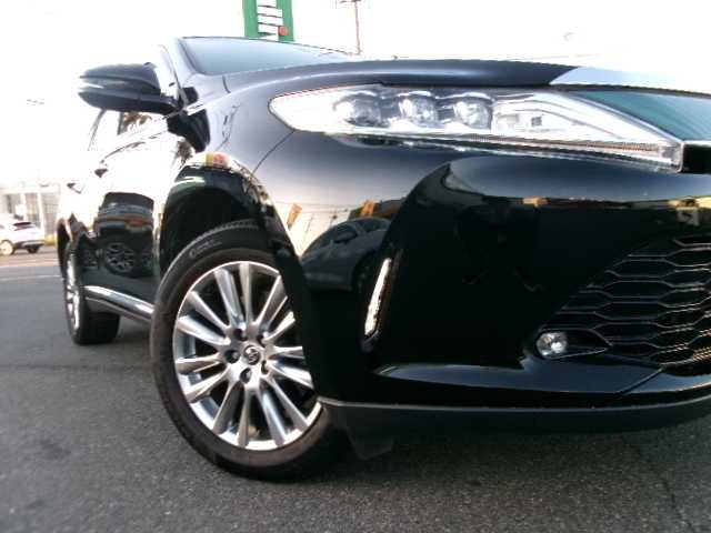 トヨタ ハリアー プレミアム メタル&レザーP 岡山県 2018(平30)年 5.5万km ブラック ワンオーナー/アルパイン10インチメモリーナビ/フルセグ・DVD・Bluetooth/バックカメラ/スマートキー/カードキー/三眼LEDヘッドライト/パワーバックドア/ブラウンレザーシート/D・N席シートヒーター/D・N席パワーシート/シーケンシャルターンランプ/ツィーター/ドライブレコーダー/トヨタセーフティセンス/・PCS/・LDA/・AHB/・レーダークルーズコントロール