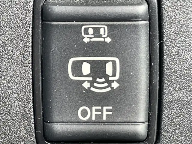 日産 セレナ e－パワー ハイウェイスター V 岡山県 2021(令3)年 6.6万km ブリリアントホワイトパール 登録時走行距離km/純正10インチナビ/フルセグTV(AM/FM/CD/DVD/Bluetooth)/両側パワースライドドア/アラウンドビューモニター/ビルトインETC/インテリジェントルームミラー/ブラインドスポットモニター/プロパイロット/・インテリジェントクルーズコントロール/・車線逸脱防止支援システム/クリアランスソナー/衝突軽減ブレーキ/横滑り防止装置/オートマチックハイビーム/アイドリングストップ/電子パーキングブレーキ/オートブレーキホールド/15インチ純正AW/純正フロアマット