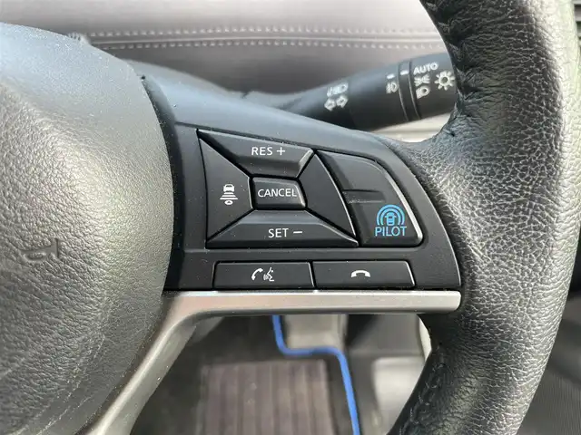 日産 セレナ e－パワー ハイウェイスター V 岡山県 2021(令3)年 6.6万km ブリリアントホワイトパール 登録時走行距離km/純正10インチナビ/フルセグTV(AM/FM/CD/DVD/Bluetooth)/両側パワースライドドア/アラウンドビューモニター/ビルトインETC/インテリジェントルームミラー/ブラインドスポットモニター/プロパイロット/・インテリジェントクルーズコントロール/・車線逸脱防止支援システム/クリアランスソナー/衝突軽減ブレーキ/横滑り防止装置/オートマチックハイビーム/アイドリングストップ/電子パーキングブレーキ/オートブレーキホールド/15インチ純正AW/純正フロアマット