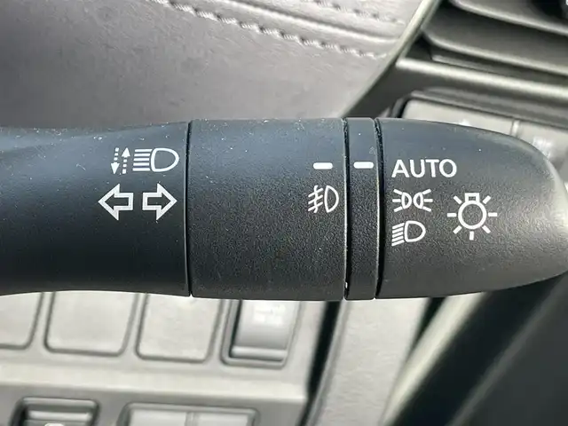 日産 セレナ e－パワー ハイウェイスター V 岡山県 2021(令3)年 6.6万km ブリリアントホワイトパール 登録時走行距離km/純正10インチナビ/フルセグTV(AM/FM/CD/DVD/Bluetooth)/両側パワースライドドア/アラウンドビューモニター/ビルトインETC/インテリジェントルームミラー/ブラインドスポットモニター/プロパイロット/・インテリジェントクルーズコントロール/・車線逸脱防止支援システム/クリアランスソナー/衝突軽減ブレーキ/横滑り防止装置/オートマチックハイビーム/アイドリングストップ/電子パーキングブレーキ/オートブレーキホールド/15インチ純正AW/純正フロアマット