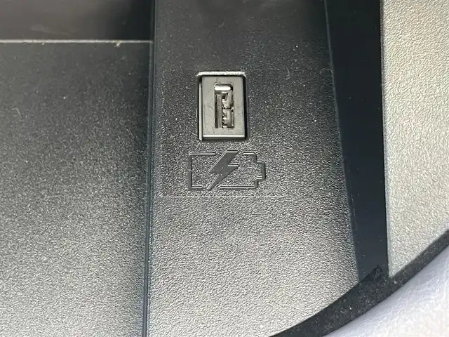 日産 セレナ e－パワー ハイウェイスター V 岡山県 2021(令3)年 6.6万km ブリリアントホワイトパール 登録時走行距離km/純正10インチナビ/フルセグTV(AM/FM/CD/DVD/Bluetooth)/両側パワースライドドア/アラウンドビューモニター/ビルトインETC/インテリジェントルームミラー/ブラインドスポットモニター/プロパイロット/・インテリジェントクルーズコントロール/・車線逸脱防止支援システム/クリアランスソナー/衝突軽減ブレーキ/横滑り防止装置/オートマチックハイビーム/アイドリングストップ/電子パーキングブレーキ/オートブレーキホールド/15インチ純正AW/純正フロアマット