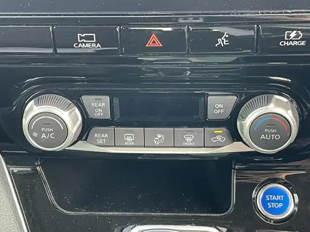 日産 セレナ e－パワー ハイウェイスター V 岡山県 2021(令3)年 6.6万km ブリリアントホワイトパール 登録時走行距離km/純正10インチナビ/フルセグTV(AM/FM/CD/DVD/Bluetooth)/両側パワースライドドア/アラウンドビューモニター/ビルトインETC/インテリジェントルームミラー/ブラインドスポットモニター/プロパイロット/・インテリジェントクルーズコントロール/・車線逸脱防止支援システム/クリアランスソナー/衝突軽減ブレーキ/横滑り防止装置/オートマチックハイビーム/アイドリングストップ/電子パーキングブレーキ/オートブレーキホールド/15インチ純正AW/純正フロアマット