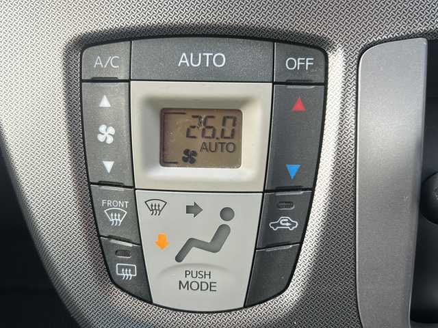 ダイハツ ムーヴ カスタム X LTD SA 福岡県 2013(平25)年 15.9万km ブラックマイカメタリック 純正SDナビ/（AM/FM/CD/ワンセグTV）/プッシュスタートボタン/スマートキー/スペアキー有/純正14インチアルミホイール/ベンチシート/キセノンヘッドライト/オートライト/ドアバイザー