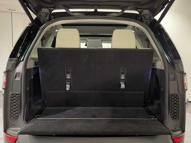 ランドローバー ランドローバー ディスカバリー HSE 新潟県 2018(平30)年 4.5万km エイントリー・グリーン オプション装備/デザイナーズチョイス2/-In Control プロテクト/-自動緊急ブレーキ/-ドライブプロパック/-電動調整可倒式自動防眩ドアミラー/-デジタルTVチューナー/-5+2シート/-シートヒーターフロント/-ヒーテッドフロントスクリーン/-アダプティブLEDオートヘッドランプ/-リモートインテリジェントシートフォールドパック/-360度パーキングエイド/4ゾーンエアコンディショナー/MERIDIANサラウンドサウンドシステム/20インチアロイホイール（グロスブラックフィニッシュ）/ステアリングホイールヒーター/シートヒーターリア/スライディングパノラミックルーフ/主要装備/純正ナビ/パワーテールゲート/グレインレザーシート/パワーシート（運転席12ウェイ、助手席10ウェイ）/純正フロアマット