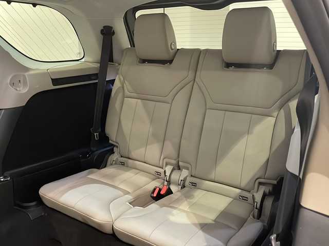 ランドローバー ランドローバー ディスカバリー HSE 新潟県 2018(平30)年 4.5万km エイントリー・グリーン オプション装備/デザイナーズチョイス2/-In Control プロテクト/-自動緊急ブレーキ/-ドライブプロパック/-電動調整可倒式自動防眩ドアミラー/-デジタルTVチューナー/-5+2シート/-シートヒーターフロント/-ヒーテッドフロントスクリーン/-アダプティブLEDオートヘッドランプ/-リモートインテリジェントシートフォールドパック/-360度パーキングエイド/4ゾーンエアコンディショナー/MERIDIANサラウンドサウンドシステム/20インチアロイホイール（グロスブラックフィニッシュ）/ステアリングホイールヒーター/シートヒーターリア/スライディングパノラミックルーフ/主要装備/純正ナビ/パワーテールゲート/グレインレザーシート/パワーシート（運転席12ウェイ、助手席10ウェイ）/純正フロアマット