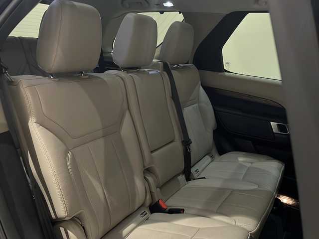 ランドローバー ランドローバー ディスカバリー HSE 新潟県 2018(平30)年 4.5万km エイントリー・グリーン オプション装備/デザイナーズチョイス2/-In Control プロテクト/-自動緊急ブレーキ/-ドライブプロパック/-電動調整可倒式自動防眩ドアミラー/-デジタルTVチューナー/-5+2シート/-シートヒーターフロント/-ヒーテッドフロントスクリーン/-アダプティブLEDオートヘッドランプ/-リモートインテリジェントシートフォールドパック/-360度パーキングエイド/4ゾーンエアコンディショナー/MERIDIANサラウンドサウンドシステム/20インチアロイホイール（グロスブラックフィニッシュ）/ステアリングホイールヒーター/シートヒーターリア/スライディングパノラミックルーフ/主要装備/純正ナビ/パワーテールゲート/グレインレザーシート/パワーシート（運転席12ウェイ、助手席10ウェイ）/純正フロアマット