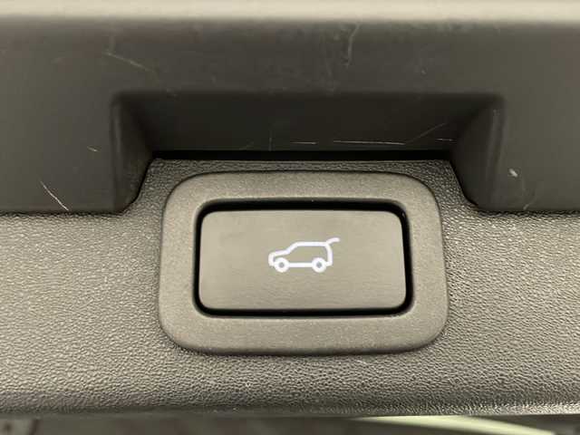 ランドローバー ランドローバー ディスカバリー HSE 新潟県 2018(平30)年 4.5万km エイントリー・グリーン オプション装備/デザイナーズチョイス2/-In Control プロテクト/-自動緊急ブレーキ/-ドライブプロパック/-電動調整可倒式自動防眩ドアミラー/-デジタルTVチューナー/-5+2シート/-シートヒーターフロント/-ヒーテッドフロントスクリーン/-アダプティブLEDオートヘッドランプ/-リモートインテリジェントシートフォールドパック/-360度パーキングエイド/4ゾーンエアコンディショナー/MERIDIANサラウンドサウンドシステム/20インチアロイホイール（グロスブラックフィニッシュ）/ステアリングホイールヒーター/シートヒーターリア/スライディングパノラミックルーフ/主要装備/純正ナビ/パワーテールゲート/グレインレザーシート/パワーシート（運転席12ウェイ、助手席10ウェイ）/純正フロアマット