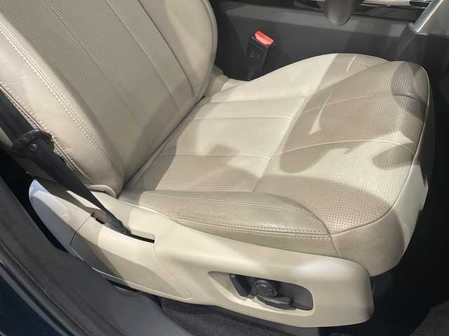 ランドローバー ランドローバー ディスカバリー HSE 新潟県 2018(平30)年 4.5万km エイントリー・グリーン オプション装備/デザイナーズチョイス2/-In Control プロテクト/-自動緊急ブレーキ/-ドライブプロパック/-電動調整可倒式自動防眩ドアミラー/-デジタルTVチューナー/-5+2シート/-シートヒーターフロント/-ヒーテッドフロントスクリーン/-アダプティブLEDオートヘッドランプ/-リモートインテリジェントシートフォールドパック/-360度パーキングエイド/4ゾーンエアコンディショナー/MERIDIANサラウンドサウンドシステム/20インチアロイホイール（グロスブラックフィニッシュ）/ステアリングホイールヒーター/シートヒーターリア/スライディングパノラミックルーフ/主要装備/純正ナビ/パワーテールゲート/グレインレザーシート/パワーシート（運転席12ウェイ、助手席10ウェイ）/純正フロアマット