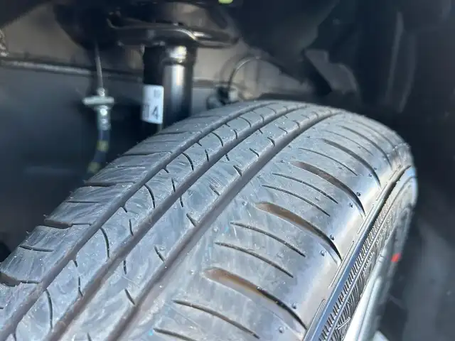 三菱 デリカミニ T プレミアム 宮城県 2024(令6)年 0.1千km 緑Ⅱ 2トーンカラー/＝＝＝/4WD/マイパイロット（レーダークルーズコントロール/車線維持支援機能）/マルチアラウンドモニター/デジタルルームミラー/e-アシスト/・衝突被害軽減ブレーキシステム/・踏み間違い衝突防止アシスト/・車線逸脱警報システム/・車線逸脱防止支援システム/・オートマチックハイビーム/・ふらつき警報/・前方衝突予測警報/・標識検知システム/・先行車発進通知/前後コーナーセンサー/横滑り防止装置/トラクションコントロール/純正9型ディスプレイオーディオ/・Bluetooth/・AM/FM/・AppleCarPlay/AndroidAuto/ハンズフリーパワースライドドア（両側）/ハーフレザーシート/前席シートヒーター/ステアリングヒーター/革巻きステアリング/ステアリングスイッチ/電動パーキングブレーキ/ブレーキホールド/アダプティブLEDヘッドライト/フォグランプ/オートライト/スマートキー＆プッシュスタート/スペアキー1本/電動格納ミラー/ルーフレール/純正15インチAW/W/サイド/カーテンエアバッグ/保証書・取説