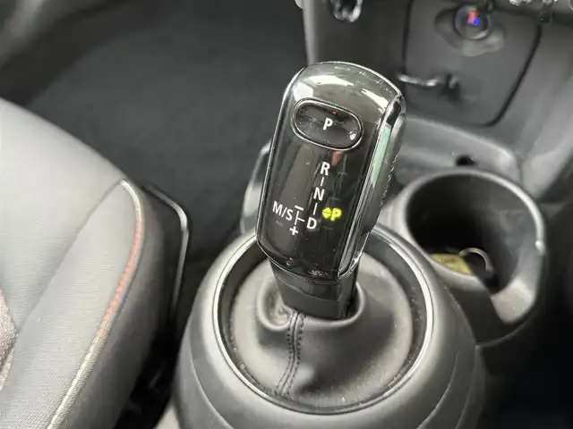 ＭＩＮＩ ミニ ヴィクトリア 道南・函館 2020(令2)年 1.7万km 青 純正ナビ/衝突軽減ブレーキ/バックカメラ/クルーズコントロール/フロント・リアフォグライト/オートライト/ＨＩＤヘッドライト/純正アルミホイール/アイドリングストップ