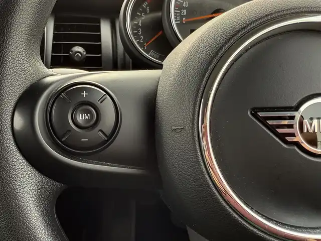 ＭＩＮＩ ミニ ヴィクトリア 道南・函館 2020(令2)年 1.7万km 青 純正ナビ/衝突軽減ブレーキ/バックカメラ/クルーズコントロール/フロント・リアフォグライト/オートライト/ＨＩＤヘッドライト/純正アルミホイール/アイドリングストップ