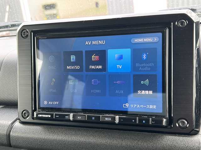 スズキ ジムニー XC 宮城県 2020(令2)年 6.4万km ミディアムグレー ワンオーナー/ディーラーOPフットイルミ、ドアランプ/スズキセーフティサポート/・車線逸脱抑制制御機能/レーダーブレーキサポート/社外8インチナビ/・CD.DVD.SD.BT/バックカメラ/フルセグTV/前席シートヒーター/革巻きステアリング/ステアリングスイッチ/ETC2.0/ドライブレコーダー（FR）/プッシュスタート/スマートキー/LEDヘッドライト/フォグライト/純正フロアマット/純正16インチAW/レザー調シートカバー/純正ドアバイザー/ダウンヒルアシスト/横滑り防止