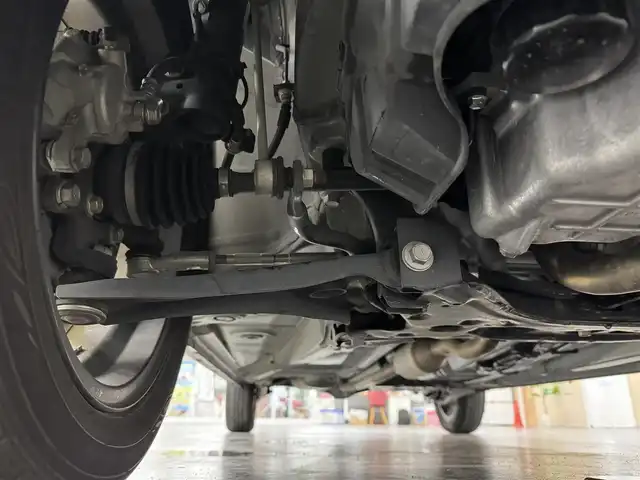 スズキ ハスラー HYBRID X ターボ 三重県 2020(令2)年 1.4万km オフブルーM マイルドハイブリッド・ターボ/4WD/MTモード付インパネCVT/メーカーOP 純正9インチナビ/（CD/DVD/FM/AM/Bluetooth/USB/iPod/SmartDeviceLink/Apple CarPlay/AndroidAuto）/【OP】全方位モニター/ビルトイン ETC/スズキセーフティサポート/・デュアルカメラブレーキサポート/・車線逸脱警報機能／ふらつき警報機能／車線逸脱抑制機能/・アダプティブクルーズコントロール（全車速追従機能付）/・リヤパーキングセンサー/・標識認識機能（車両進入禁止、はみ出し通行禁止、最高速度、一時停止）/装備/【4WD車限定装備】/●スノーモードスイッチ/●グリップコントロール/●ヒルディセントコントロール/・シートヒーター（D/N）/・オートエアコン/・オートライト/・LED ヘッドランプ＋フロントフォグランプ/・ハイビームアシスト/・パドルシフト/・ステアリングスイッチ/・プッシュスタート/・電動格納ドアミラー（ウインカーランプ付）/・純正15inAW/・保/取/ナビ取/・予備スマートキーx1