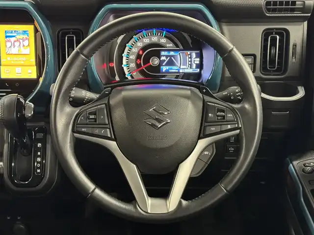スズキ ハスラー HYBRID X ターボ 三重県 2020(令2)年 1.4万km オフブルーM マイルドハイブリッド・ターボ/4WD/MTモード付インパネCVT/メーカーOP 純正9インチナビ/（CD/DVD/FM/AM/Bluetooth/USB/iPod/SmartDeviceLink/Apple CarPlay/AndroidAuto）/【OP】全方位モニター/ビルトイン ETC/スズキセーフティサポート/・デュアルカメラブレーキサポート/・車線逸脱警報機能／ふらつき警報機能／車線逸脱抑制機能/・アダプティブクルーズコントロール（全車速追従機能付）/・リヤパーキングセンサー/・標識認識機能（車両進入禁止、はみ出し通行禁止、最高速度、一時停止）/装備/【4WD車限定装備】/●スノーモードスイッチ/●グリップコントロール/●ヒルディセントコントロール/・シートヒーター（D/N）/・オートエアコン/・オートライト/・LED ヘッドランプ＋フロントフォグランプ/・ハイビームアシスト/・パドルシフト/・ステアリングスイッチ/・プッシュスタート/・電動格納ドアミラー（ウインカーランプ付）/・純正15inAW/・保/取/ナビ取/・予備スマートキーx1