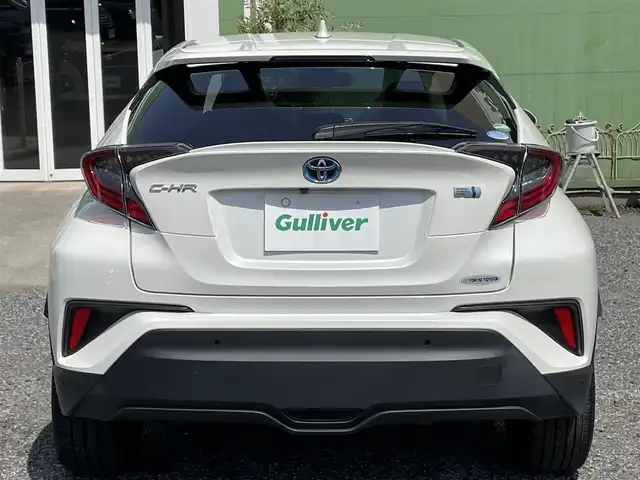トヨタ Ｃ－ＨＲ G 埼玉県 2017(平29)年 1.2万km ホワイトパールクリスタルシャイン ワンオーナー/純正9インチSDナビTV【NSZT-Y66T】/(DVD//Bluetooth/MSV)/バックカメラ/ハーフレザーシート/前席シートヒーター/LEDヘッドライト/クリアランスソナー/ブラインドスポットモニター/純正18インチアルミホイール/ビルトインETC2.0/セーフティセンスP/・プリクラッシュセーフティシステム/・レーンディパーチャーアラート/・レーダークルーズコントロール/プッシュスタート/スマートキー/保証書付整備手帳/外部検査実施済み
