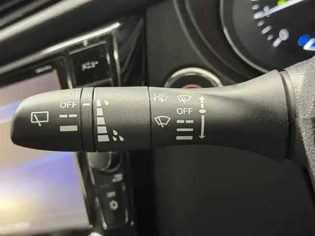 日産 エクストレイル ハイブリッド 20X 三重県 2018(平30)年 3.1万km ダイヤモンドブラック ハイブリッド/4WD（ALL MODE 4x4-i）/フロアCVT/純正 9インチナビ MM517D-L/（iPod/USB/SD/CD/DVD/Blu-ray/TV/FM/AM/BluetoothMUSIC STOCKER/AUX/VTR（ドラレコ）/HDMI/）/【OP】インテリジェント アラウンドビューモニター（移動物検知機能付）/ドライブレコーダー 前方/ビルトイン ETC/安全/・エマージェンシーブレーキ/・LDW（車線逸脱警報）/・進入禁止標識検知機能/・フロント＆バックソナー/・コーナリングスタビリティアシスト/・アクティブエンジンブレーキ/装備/・【OP】インテリジェント ルームミラー（デジタルインナーミラー）/・リモコンオートバックドア/・防水シート（黒）/・左右独立オートエアコン/・オートライト/・LEDヘッドライト/・フロントフォグライト/・ステアリングスイッチ/・プッシュスタート/・電動格納ドアミラー/・純正17inAW/・保/取/ナビ取/・インテリジェントキーx2