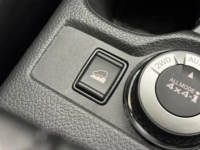 日産 エクストレイル ハイブリッド 20X 三重県 2018(平30)年 3.1万km ダイヤモンドブラック ハイブリッド/4WD（ALL MODE 4x4-i）/フロアCVT/純正 9インチナビ MM517D-L/（iPod/USB/SD/CD/DVD/Blu-ray/TV/FM/AM/BluetoothMUSIC STOCKER/AUX/VTR（ドラレコ）/HDMI/）/【OP】インテリジェント アラウンドビューモニター（移動物検知機能付）/ドライブレコーダー 前方/ビルトイン ETC/安全/・エマージェンシーブレーキ/・LDW（車線逸脱警報）/・進入禁止標識検知機能/・フロント＆バックソナー/・コーナリングスタビリティアシスト/・アクティブエンジンブレーキ/装備/・【OP】インテリジェント ルームミラー（デジタルインナーミラー）/・リモコンオートバックドア/・防水シート（黒）/・左右独立オートエアコン/・オートライト/・LEDヘッドライト/・フロントフォグライト/・ステアリングスイッチ/・プッシュスタート/・電動格納ドアミラー/・純正17inAW/・保/取/ナビ取/・インテリジェントキーx2
