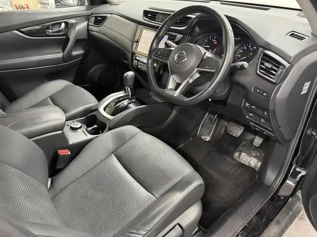 日産 エクストレイル ハイブリッド 20X 三重県 2018(平30)年 3.1万km ダイヤモンドブラック ハイブリッド/4WD（ALL MODE 4x4-i）/フロアCVT/純正 9インチナビ MM517D-L/（iPod/USB/SD/CD/DVD/Blu-ray/TV/FM/AM/BluetoothMUSIC STOCKER/AUX/VTR（ドラレコ）/HDMI/）/【OP】インテリジェント アラウンドビューモニター（移動物検知機能付）/ドライブレコーダー 前方/ビルトイン ETC/安全/・エマージェンシーブレーキ/・LDW（車線逸脱警報）/・進入禁止標識検知機能/・フロント＆バックソナー/・コーナリングスタビリティアシスト/・アクティブエンジンブレーキ/装備/・【OP】インテリジェント ルームミラー（デジタルインナーミラー）/・リモコンオートバックドア/・防水シート（黒）/・左右独立オートエアコン/・オートライト/・LEDヘッドライト/・フロントフォグライト/・ステアリングスイッチ/・プッシュスタート/・電動格納ドアミラー/・純正17inAW/・保/取/ナビ取/・インテリジェントキーx2