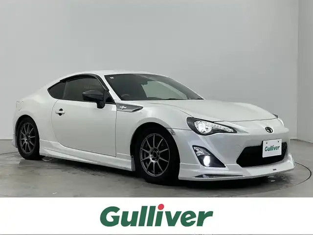 トヨタ ８６ GT 埼玉県 2015(平27)年 4.9万km クリスタルホワイトパール モデリスタエアロ　純正ナビ　バックカメラ　ＥＴＣ　ＴＲＤマフラー　社外車高調　運転席レカロシート　社外アルミ　ＣＤ　ＤＶＤ　Ｂｌｕｅｔｏｏｔｈ　地デジフルセグＴＶ　スマートキー　オートライト　