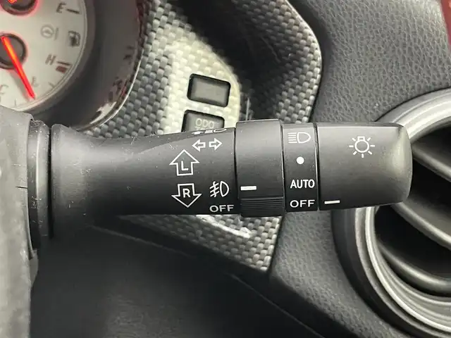 トヨタ ８６ GT 埼玉県 2015(平27)年 4.9万km クリスタルホワイトパール モデリスタエアロ　純正ナビ　バックカメラ　ＥＴＣ　ＴＲＤマフラー　社外車高調　運転席レカロシート　社外アルミ　ＣＤ　ＤＶＤ　Ｂｌｕｅｔｏｏｔｈ　地デジフルセグＴＶ　スマートキー　オートライト　