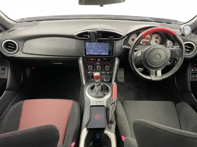 トヨタ ８６ GT 埼玉県 2015(平27)年 4.9万km クリスタルホワイトパール モデリスタエアロ　純正ナビ　バックカメラ　ＥＴＣ　ＴＲＤマフラー　社外車高調　運転席レカロシート　社外アルミ　ＣＤ　ＤＶＤ　Ｂｌｕｅｔｏｏｔｈ　地デジフルセグＴＶ　スマートキー　オートライト　
