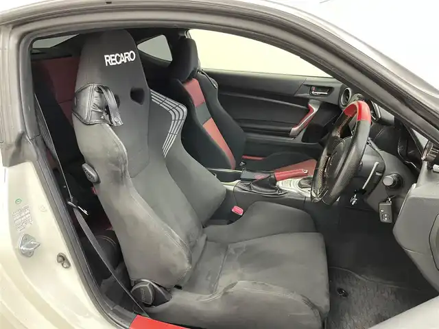 トヨタ ８６ GT 埼玉県 2015(平27)年 4.9万km クリスタルホワイトパール モデリスタエアロ　純正ナビ　バックカメラ　ＥＴＣ　ＴＲＤマフラー　社外車高調　運転席レカロシート　社外アルミ　ＣＤ　ＤＶＤ　Ｂｌｕｅｔｏｏｔｈ　地デジフルセグＴＶ　スマートキー　オートライト　