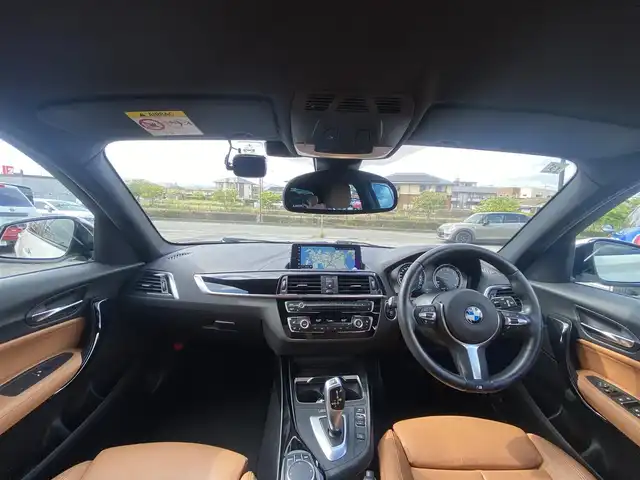 ＢＭＷ １１８ｄ Mスポーツ エディションシャドー 福岡県 2017(平29)年 4.6万km アルピンホワイトⅢ ・アクティブクルーズコントロール/・純正ＨＤＤナビ／Ｂｌｕｅｔｏｏｔｈ／ＣＤ／ＤＶＤ/・バックカメラ/・茶革シート／シートヒーター/・社外前後ドライブレコーダー/・ＥＴＣ/・純正１８ＡＷ/・プッシュスタート/・パーキングアシスト/・スマートキー/・レーンキープアシスト/・オートライト/・LEDライト/・取扱説明書