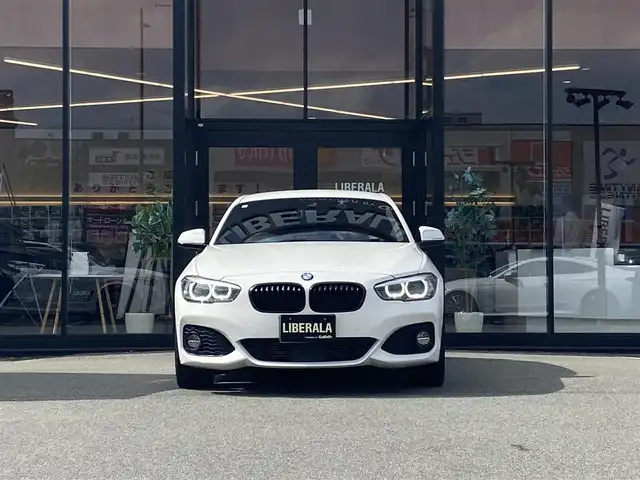ＢＭＷ １１８ｄ Mスポーツ エディションシャドー 福岡県 2017(平29)年 4.6万km アルピンホワイトⅢ ・アクティブクルーズコントロール/・純正ＨＤＤナビ／Ｂｌｕｅｔｏｏｔｈ／ＣＤ／ＤＶＤ/・バックカメラ/・茶革シート／シートヒーター/・社外前後ドライブレコーダー/・ＥＴＣ/・純正１８ＡＷ/・プッシュスタート/・パーキングアシスト/・スマートキー/・レーンキープアシスト/・オートライト/・LEDライト/・取扱説明書