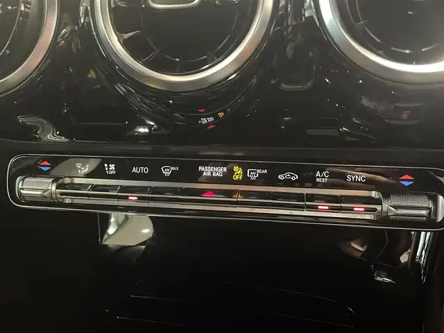 メルセデス・ベンツ Ａ１８０ スタイル AMGライン 愛知県 2019(令1)年 5.3万km ジュピターレッド レーダーセーフティーＰＫＧ　/ＭＢＵＸ　/Ｂｌｕｅｔｏｏｔｈ　/フルセグＴＶ　/バックカメラ　/ＡＣＣ　/ＬＫＡ　/ＬＤＷ　/ＢＳＭ　/ハーフレザー　/シートヒーター　/ワイヤレスチャージ　/ドライブレコーダー　/ＥＴＣ２．０